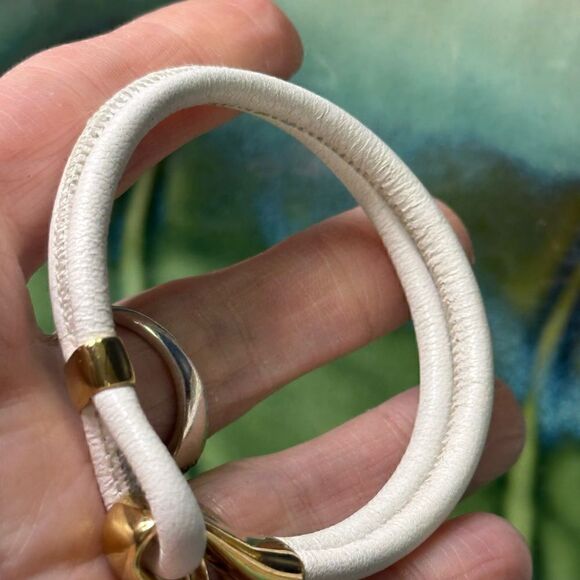 MICHAEL KORS Leather & Crystal Hook & Eye Cuff Bracelet Excellent Condition - Picture 3 of 4